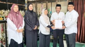 Kepala SMAN 8 Takengon Unggul, Syafrudin dan Ketua Yayasan Noordeen, Eva Wahyuni menandatangani nota kesepahaman antara dua belah pihak.