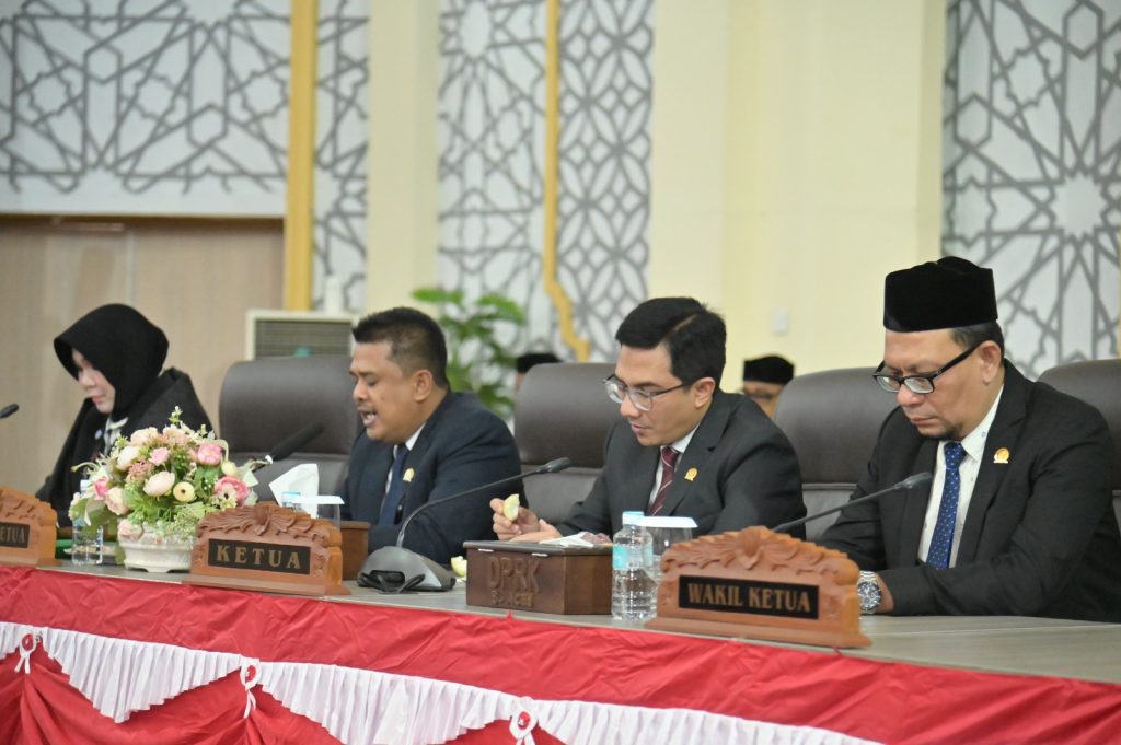 Foto Paripurna