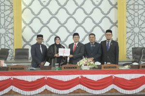 Penyerahan BUKU KUA PPAS