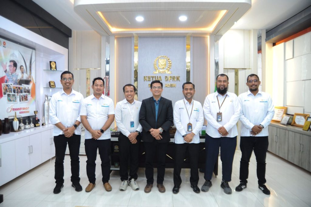 Ketua Dewan Perwakilan Rakyat Kota (DPRK) Banda Aceh Irwannyah ST menerima kunjungan silaturahmi dari manajer PLN UP3 Banda Aceh, Sabang, dan Aceh Besar